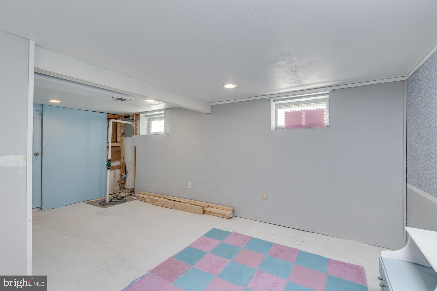 162 Oxford Road Cinnaminson, NJ 08077 - Photo 17 of 26 a view of an empty room