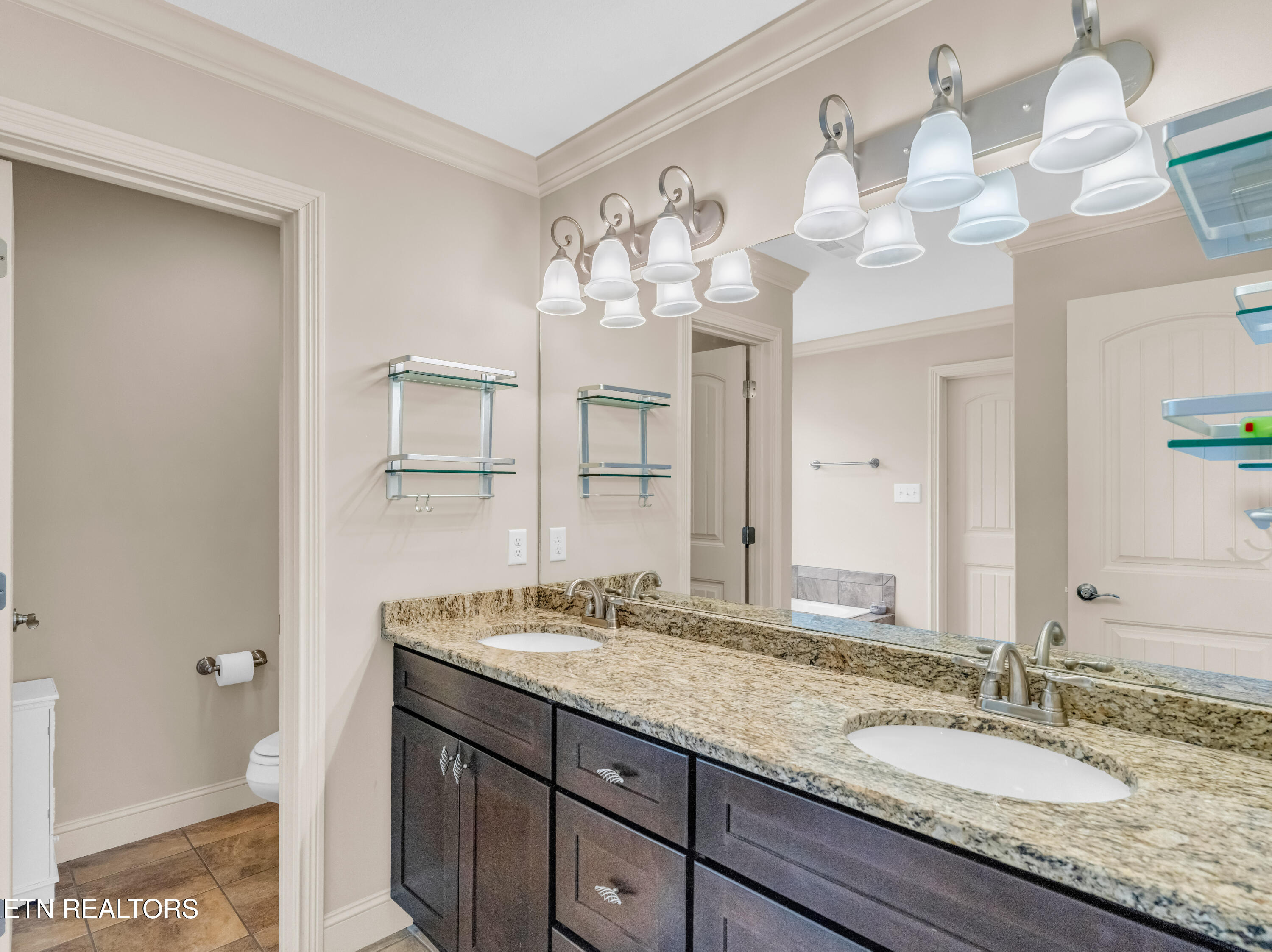 807 Galloping Lane Powell, TN 37849 - Photo 13 of 31 Master Bath