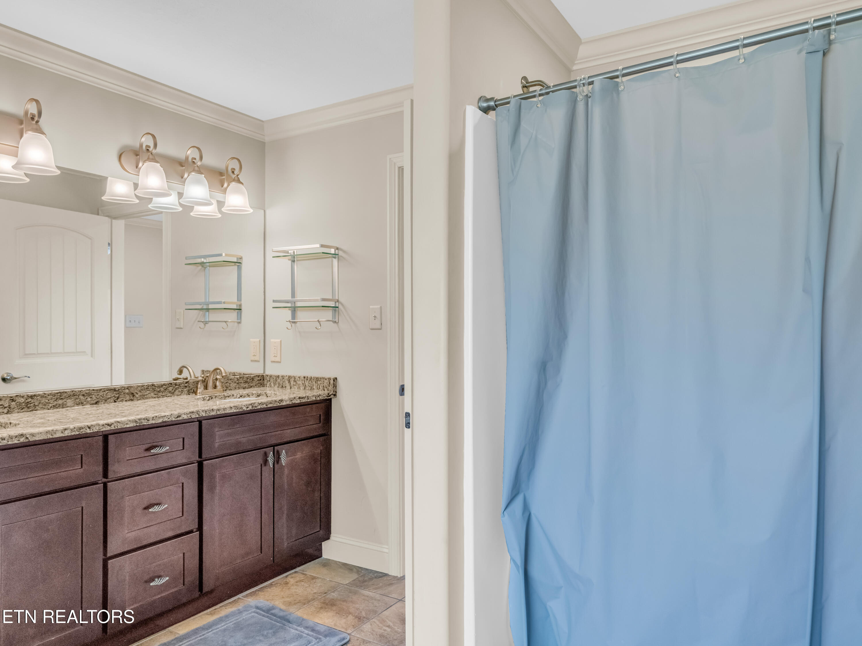 807 Galloping Lane Powell, TN 37849 - Photo 14 of 31 Master Bath