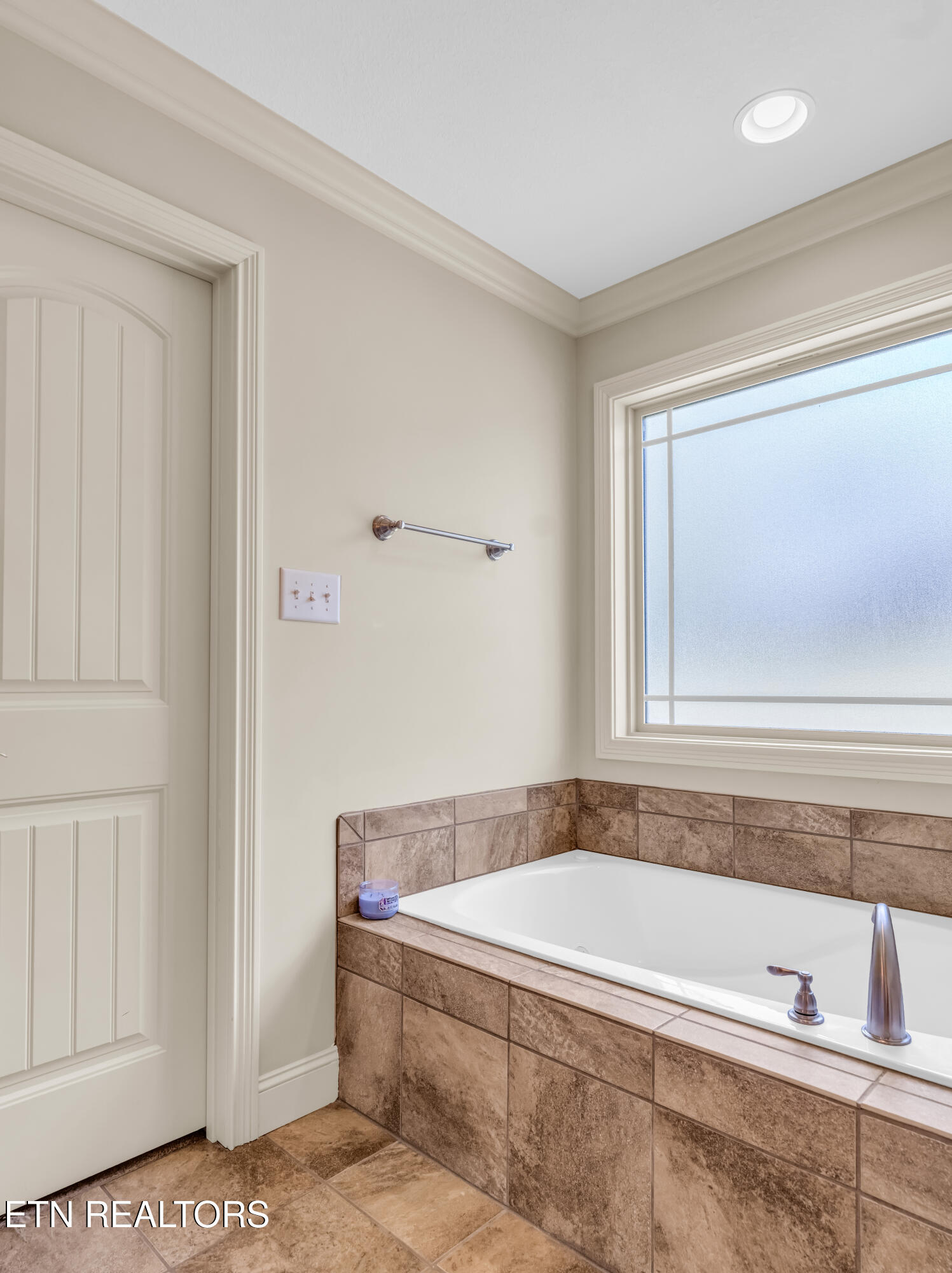 807 Galloping Lane Powell, TN 37849 - Photo 15 of 31 Master Bath