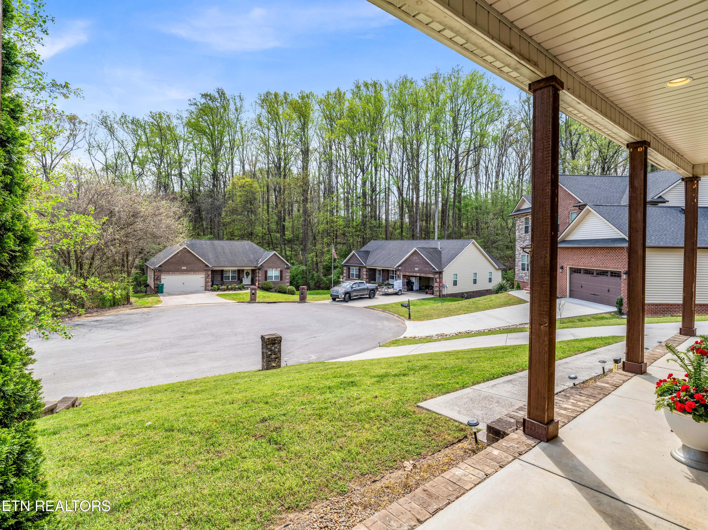 807 Galloping Lane Powell, TN 37849 - Photo 2 of 31 Front Porch