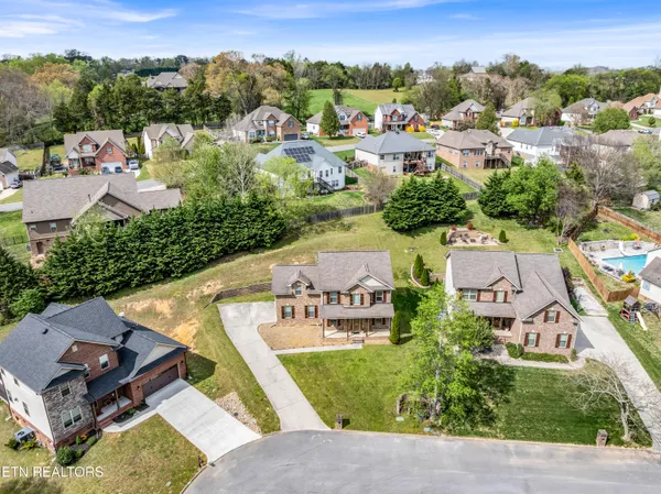 $425,000 | 807 Galloping Lane, Powell, TN 37849