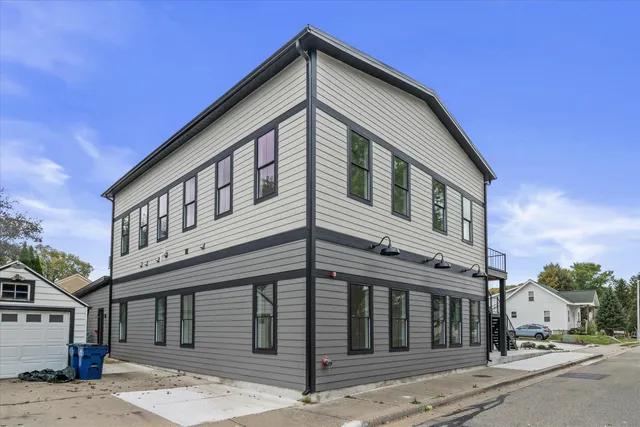 $289,900 | 308 Oak Street, Unit 101, Slinger, WI 53086