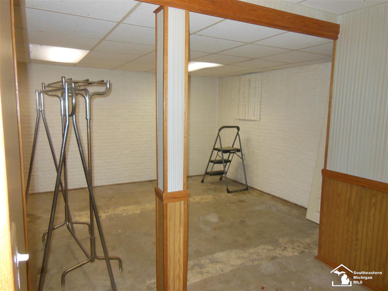 9117 Crabb Road Temperance, MI 48182 - Photo 29 of 39