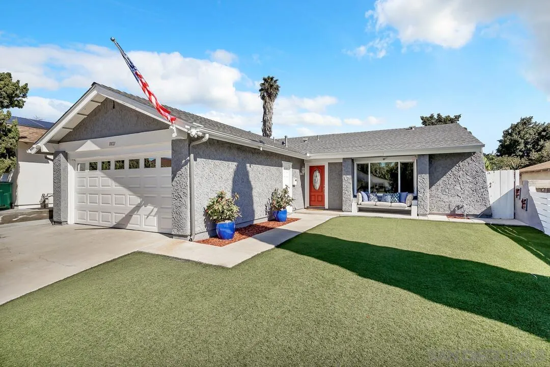 a view of outdoor space yard deck and patio