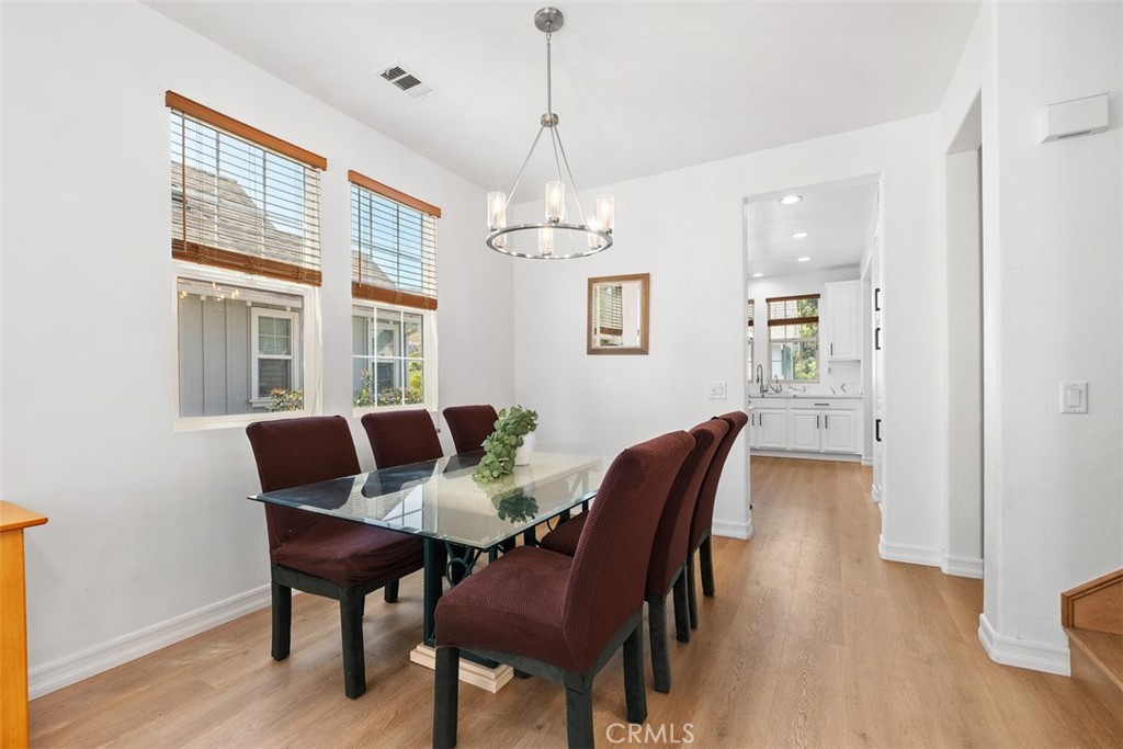 10 Thorp Ladera Ranch, CA 92694 - Photo 11 of 37 Dining area
