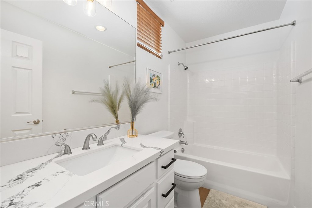 10 Thorp Ladera Ranch, CA 92694 - Photo 6 of 37 full bathroom on entry level