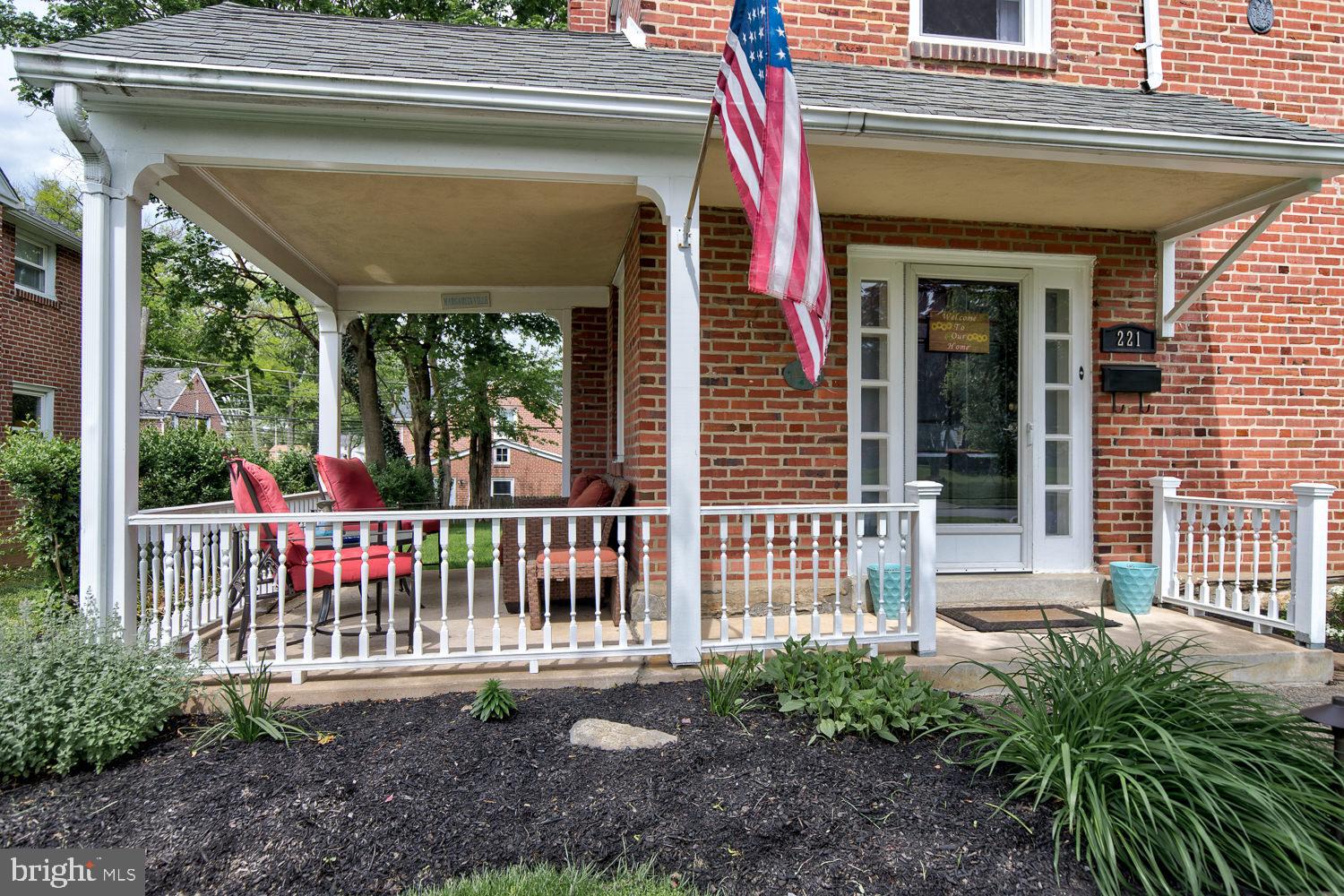 221 Avon Road Springfield, PA 19064 - Photo 2 of 35 Relax on the porch.
