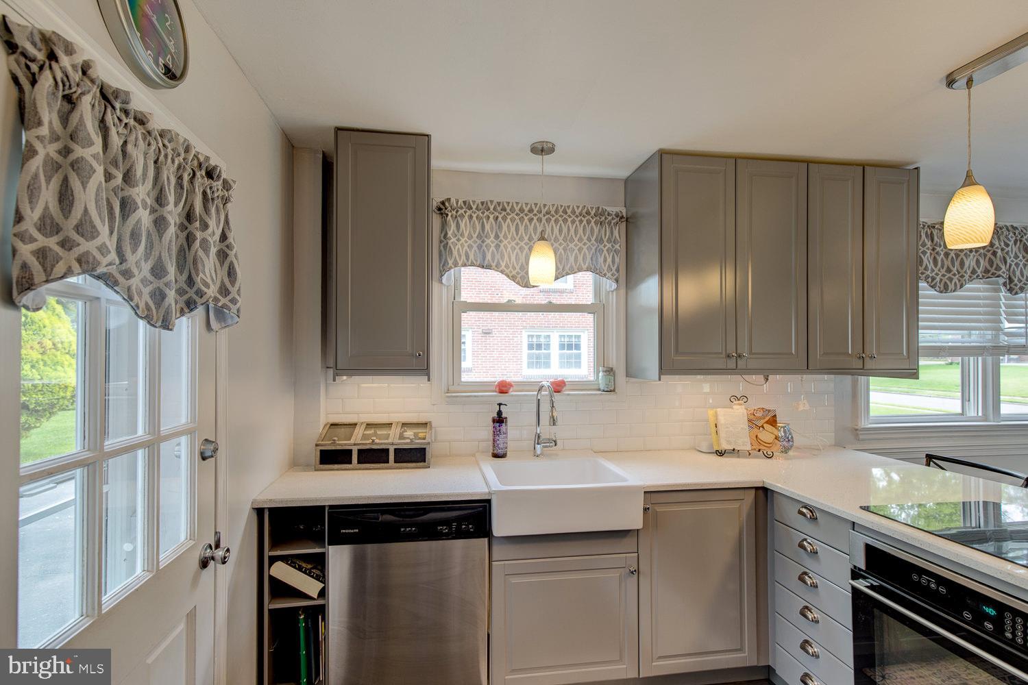 221 Avon Road Springfield, PA 19064 - Photo 13 of 35 Comes with everything even a kitchen sink.