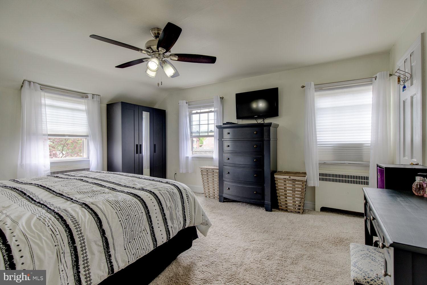 221 Avon Road Springfield, PA 19064 - Photo 15 of 35 Master bedroom