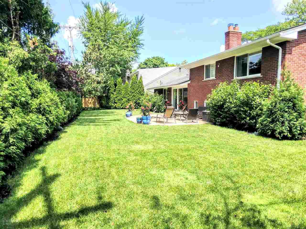 469 Cook Grosse Pointe, MI 48236 - Photo 28 of 35