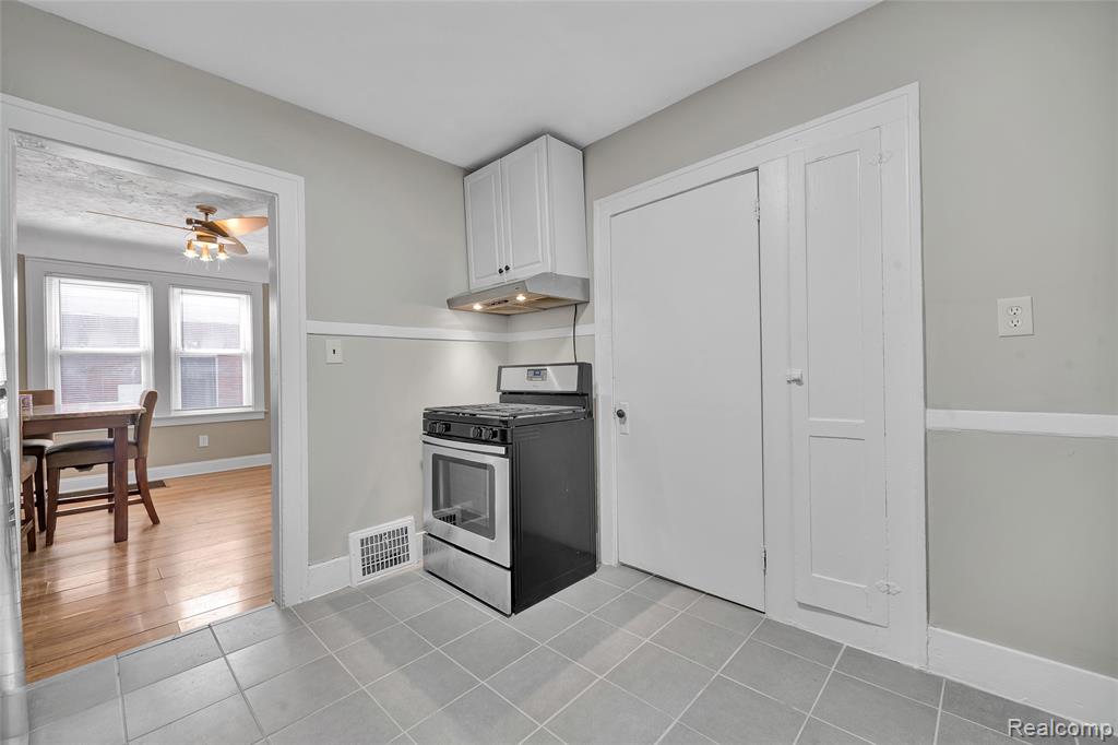 16570 Inverness Street Detroit, MI 48221 - Photo 11 of 47 Gallery Image 11