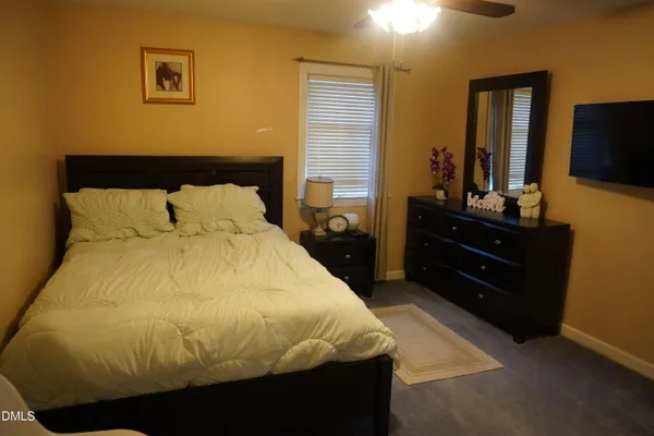 a view of utility room