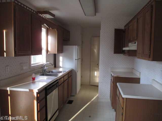 519 Old Mill Road High Point, NC 27265 - Photo 5 of 12 Interior Space/Layout.