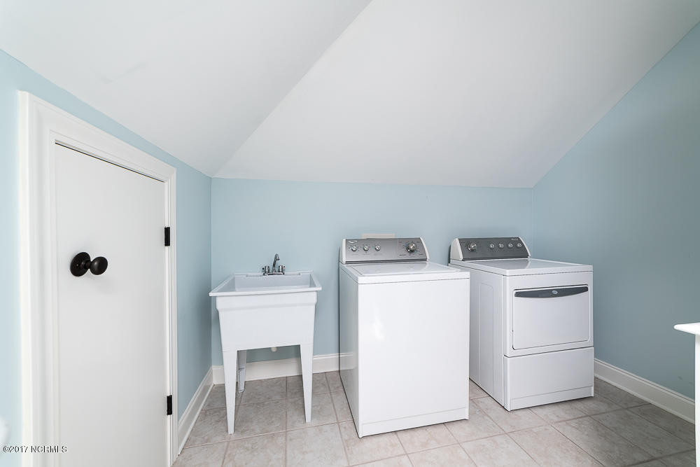 218 Sea Isle Point Atlantic Beach, NC 28512 - Photo 36 of 54 Laundry Room