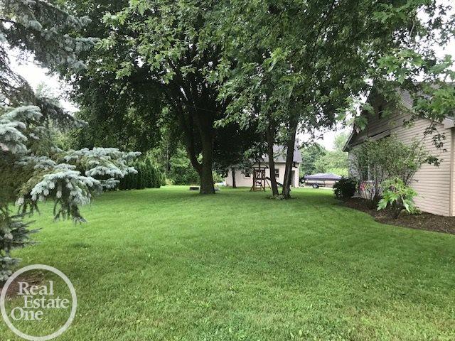 54985 Ridge Road New Baltimore, MI 48047 - Photo 3 of 42 31357341-2.JPG