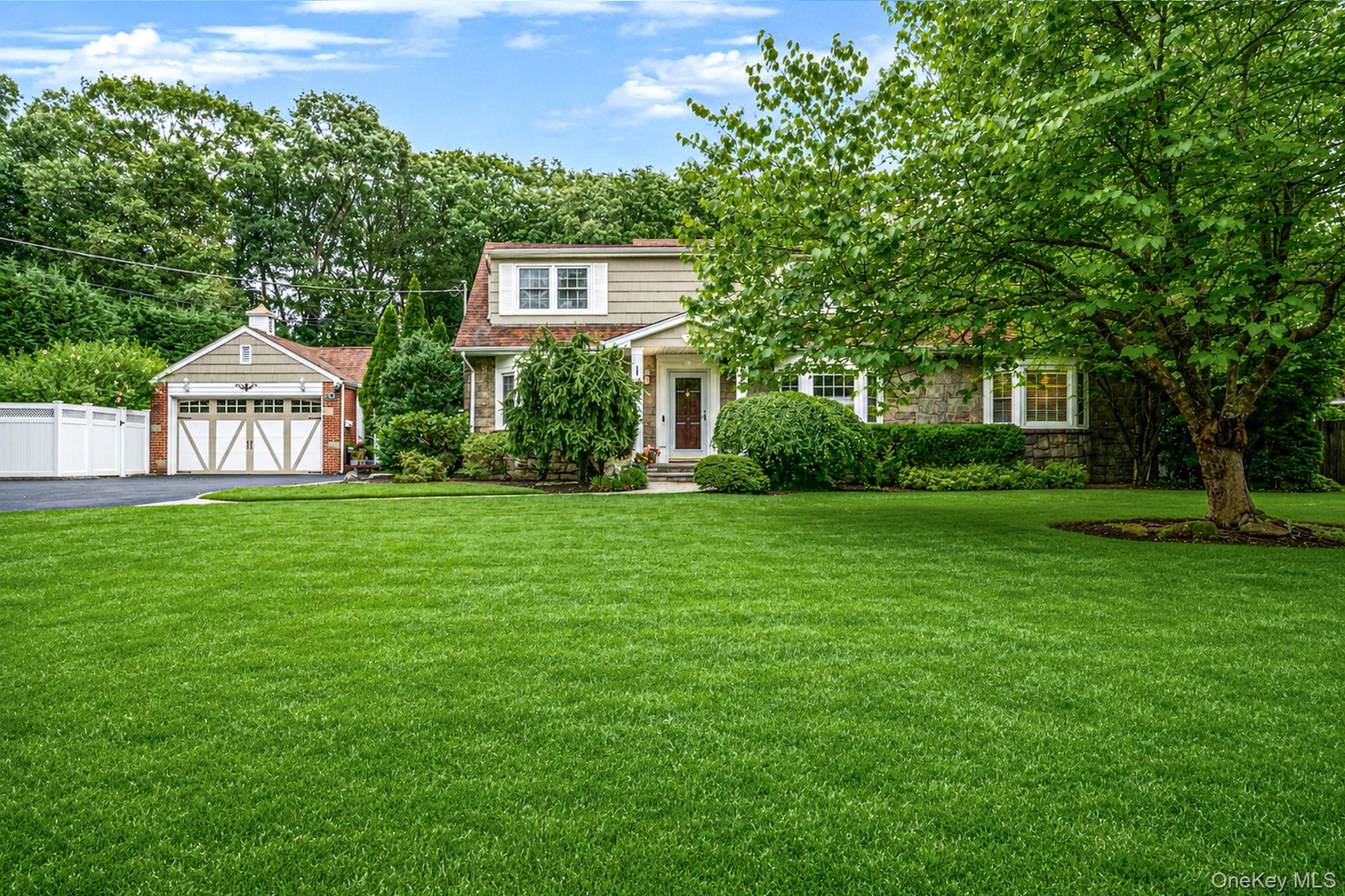 863 Richmond Road East Meadow, NY 11554 - Photo 2 of 44