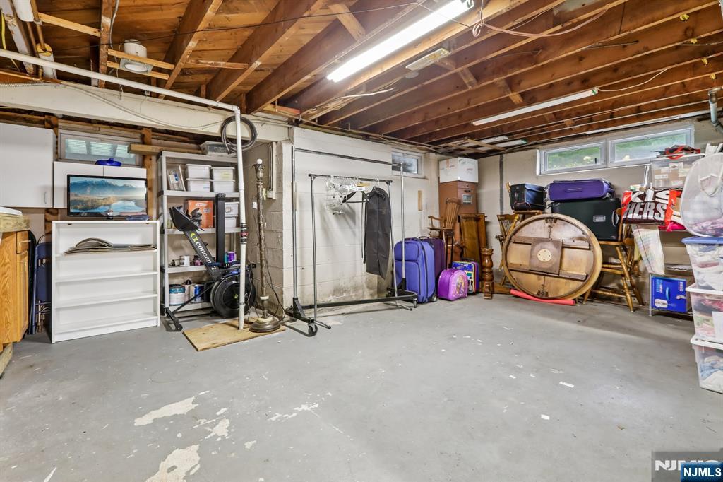 123 Midwood Road Paramus, NJ 07652 - Photo 33 of 46