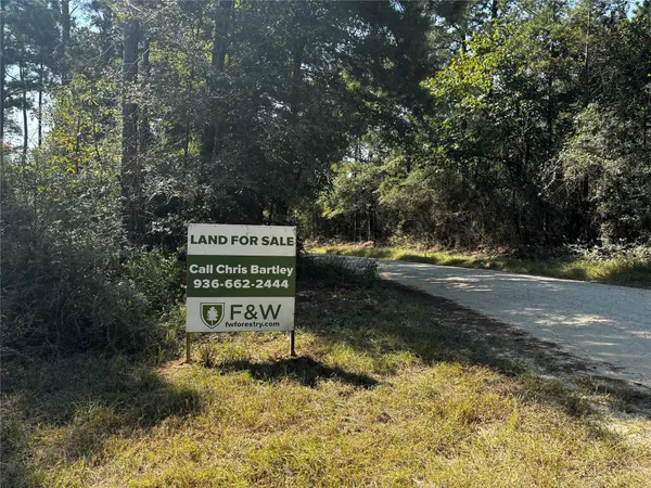 $2,509,908 | 4 Trinity Lady Park Road, Trinity, TX 75862