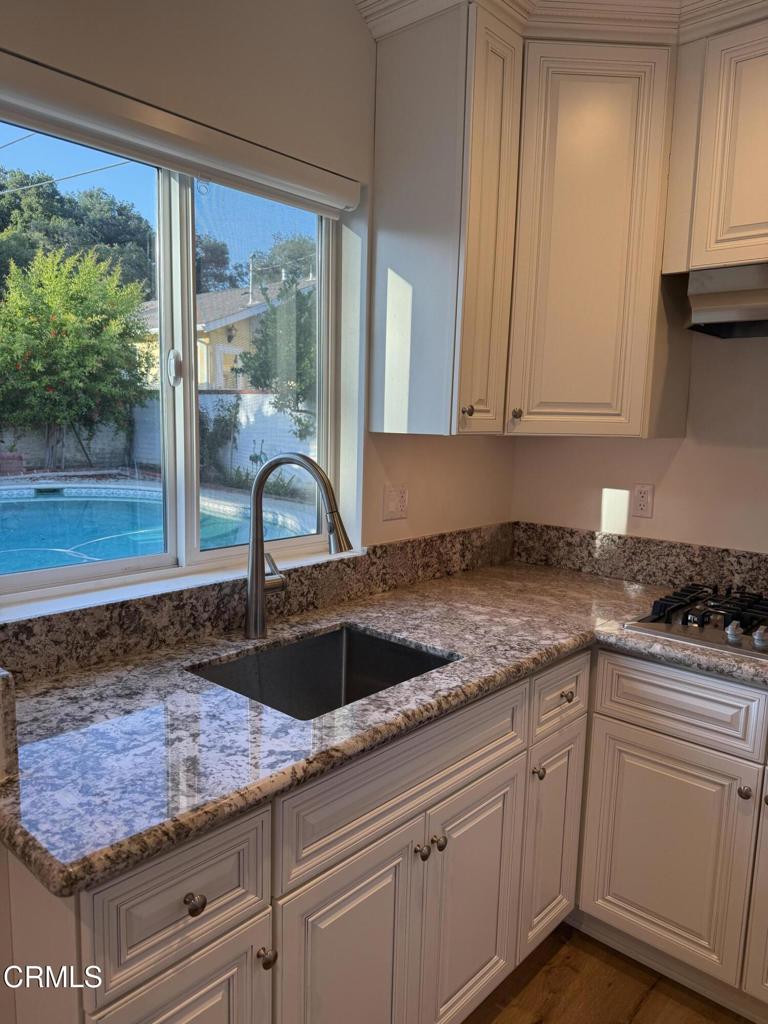 2854 Cañada Boulevard, Unit A Glendale, CA 91208 - Photo 9 of 13 kitchen 2