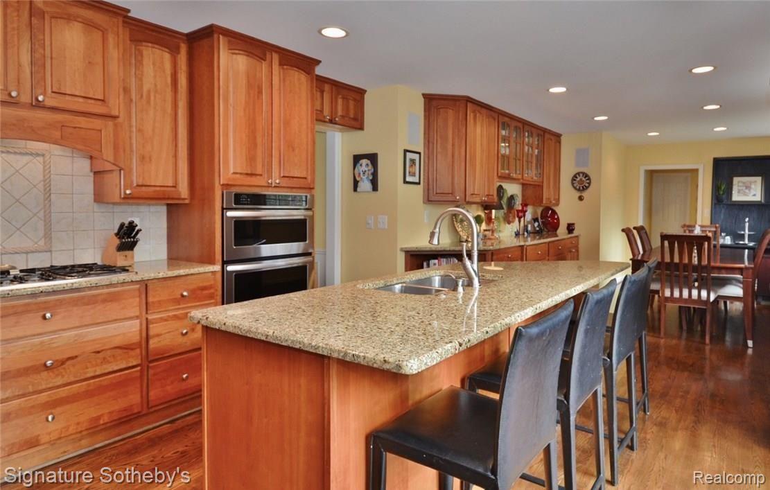 1860 Yorkshire Road Birmingham, MI 48009 - Photo 2 of 48 4-kitchen (7).JPG