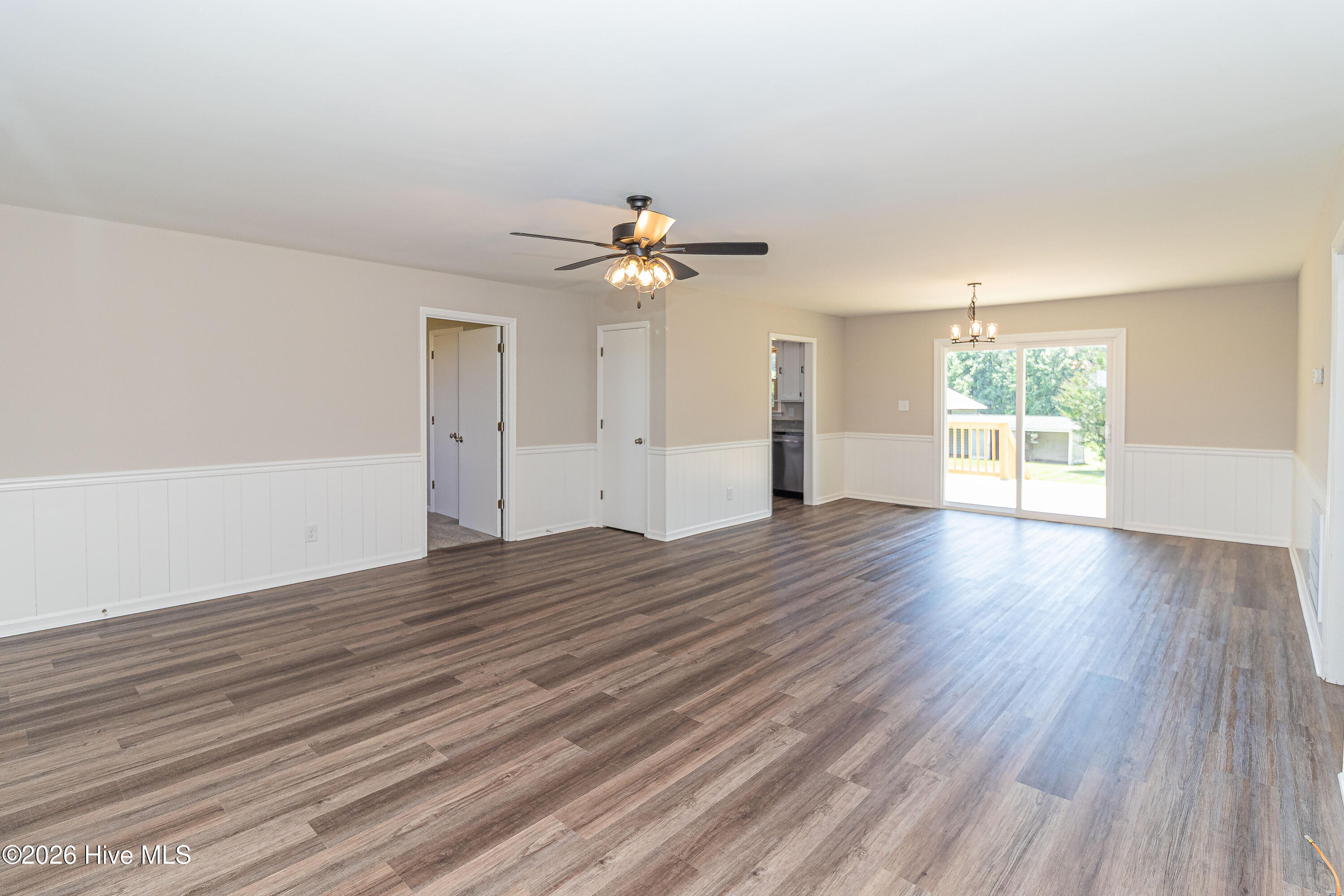358 White Flash Road Mount Olive, NC 28365 - Photo 6 of 19