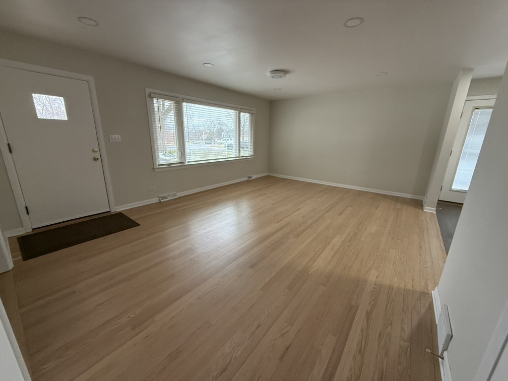 1S526 Nimitz Road Villa Park, IL 60181 - Photo 3 of 17