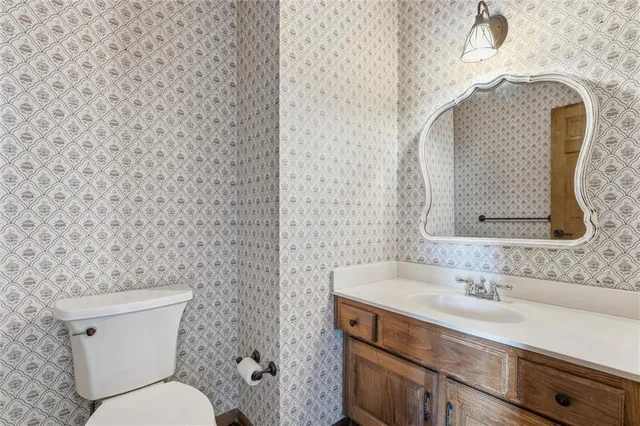 $475,000 | 5501 West 155th Street, Overland Park, KS 66223