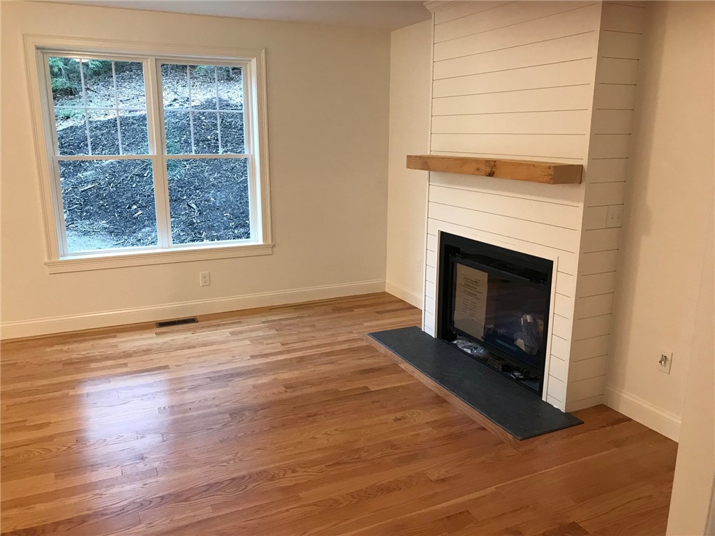 107 Chopmist Hill Road Glocester, RI 02814 - Photo 9 of 15 Gallery Image 9