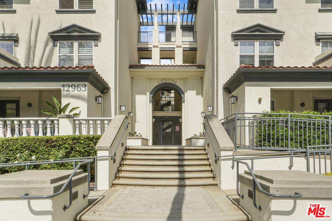 12963 West Runway Road, Unit 121 Playa Vista, CA 90094 - Photo 26 of 46 front view of a house with a window