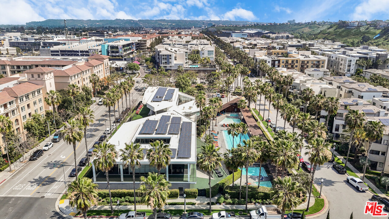 12963 West Runway Road, Unit 121 Playa Vista, CA 90094 - Photo 30 of 46 a view of a city