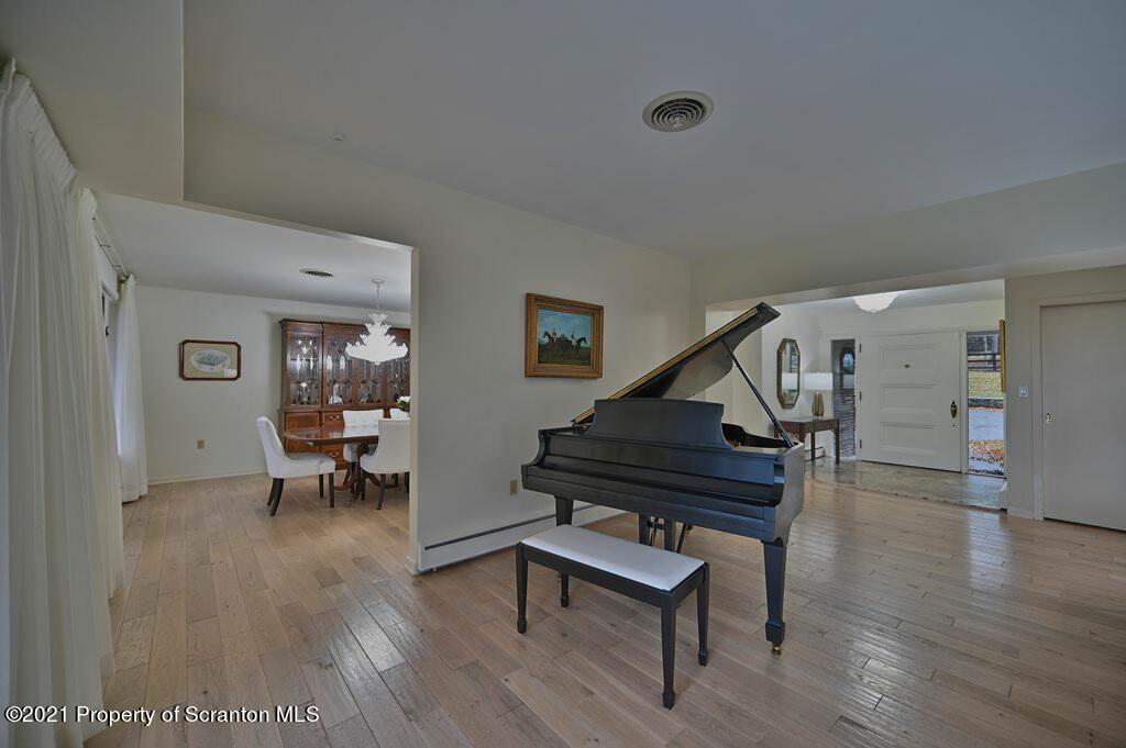 206 Stevenson Road Clarks Summit, PA 18411 - Photo 7 of 109 Gallery Image 7
