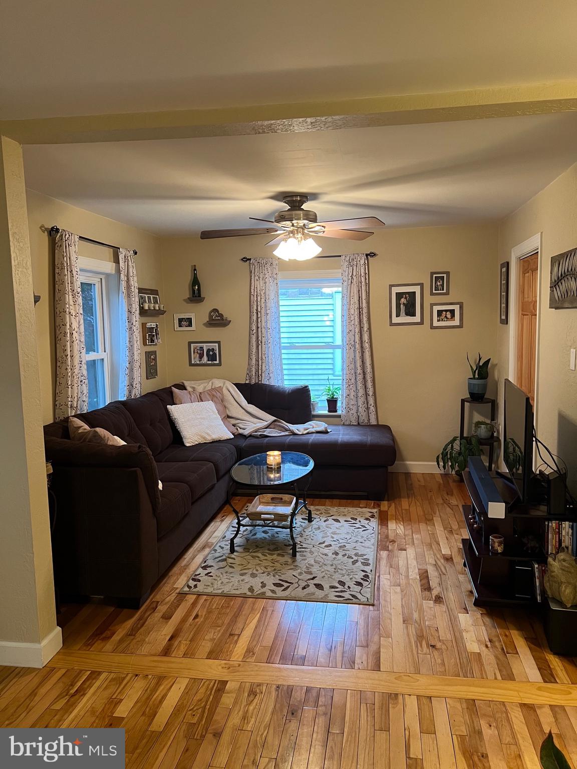507 Summit Avenue Reading, PA 19607 - Photo 22 of 50 Open Floor Plan to Living Room
