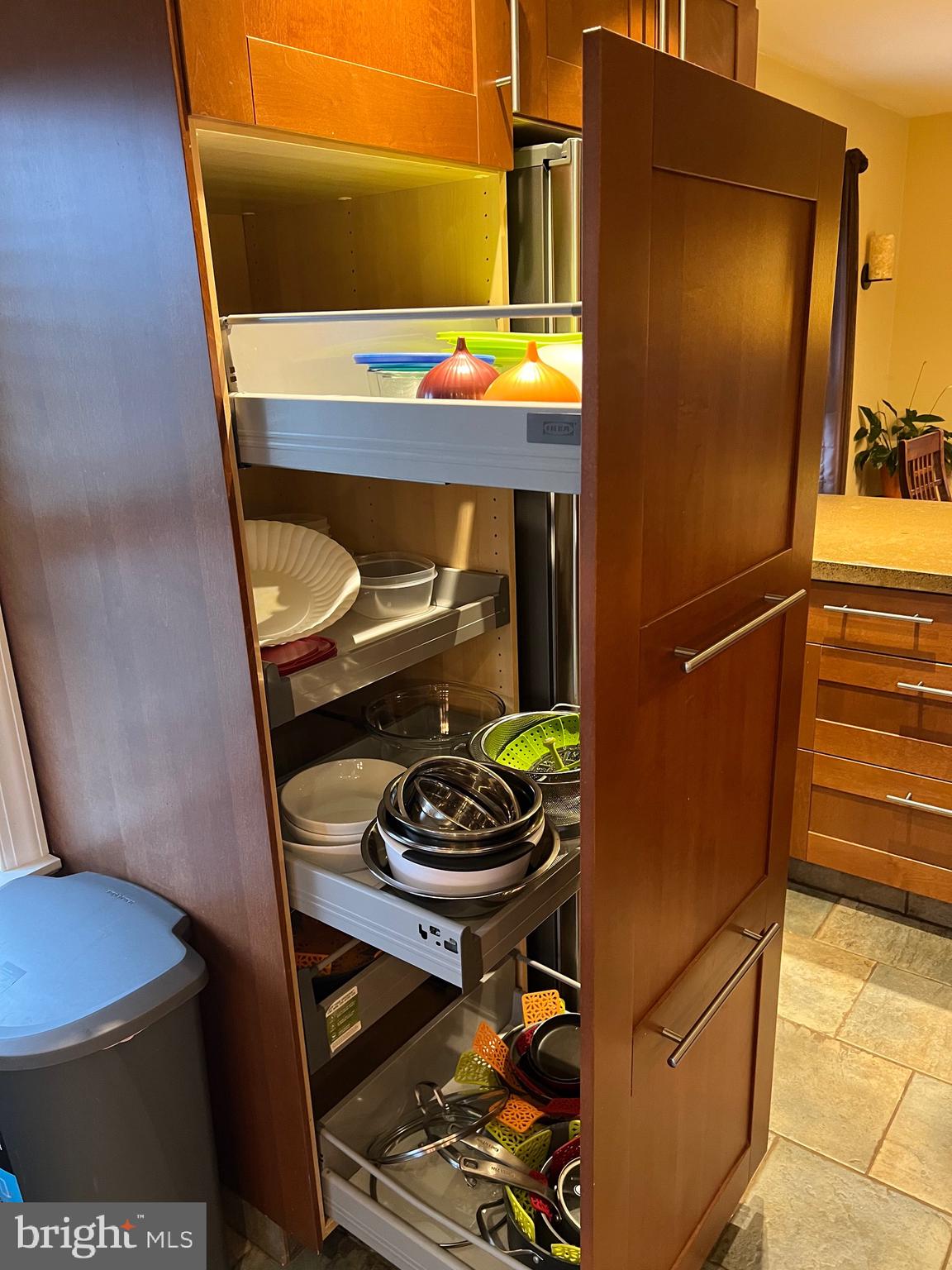 507 Summit Avenue Reading, PA 19607 - Photo 29 of 50 Custom Pantry
