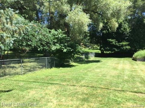 256 Brewster Road Rochester Hills, MI 48309 - Photo 20 of 25