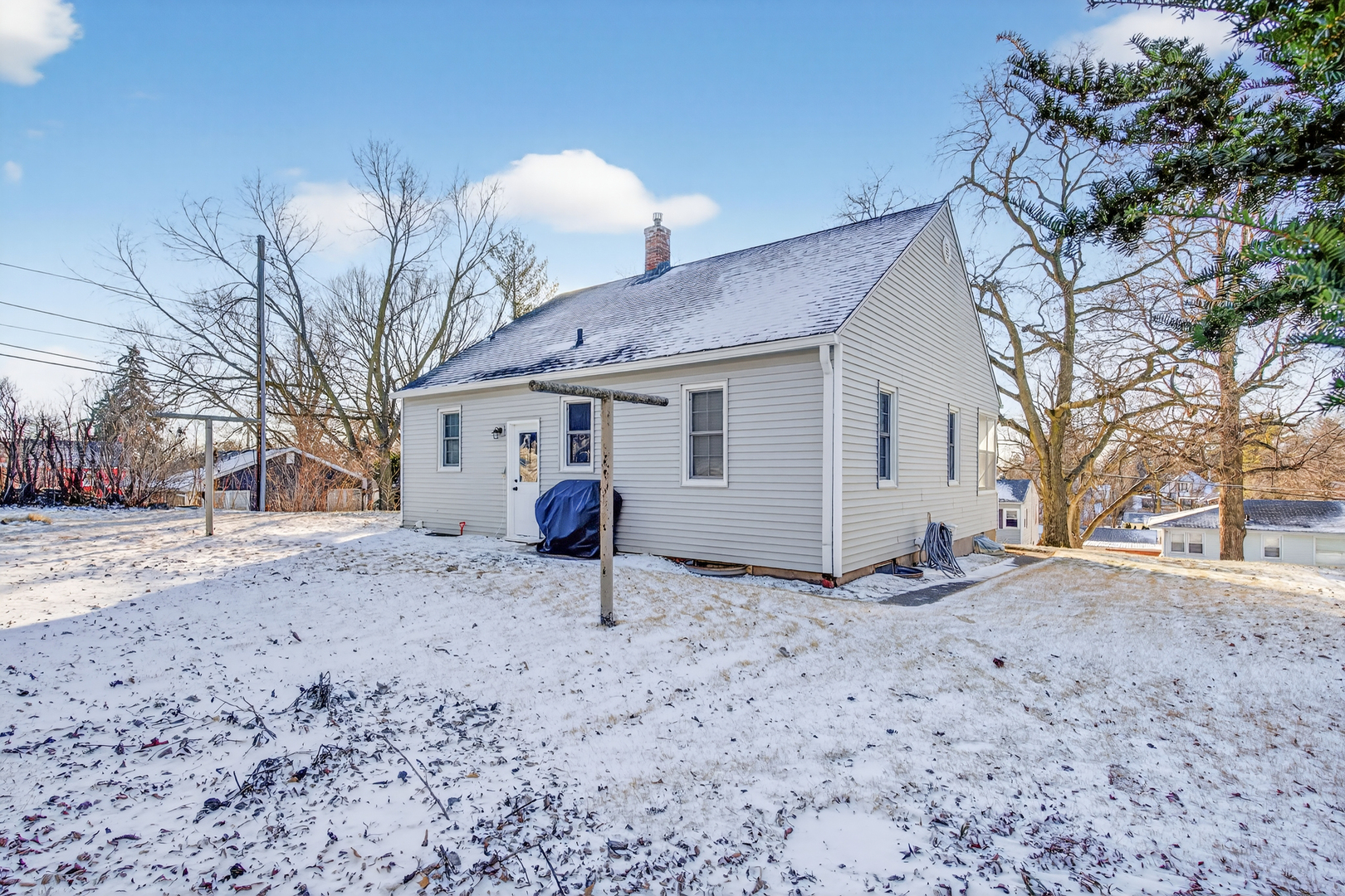 1336 Florence Avenue Clinton, IA 52732 - Photo 6 of 17 a view of a house with a sink