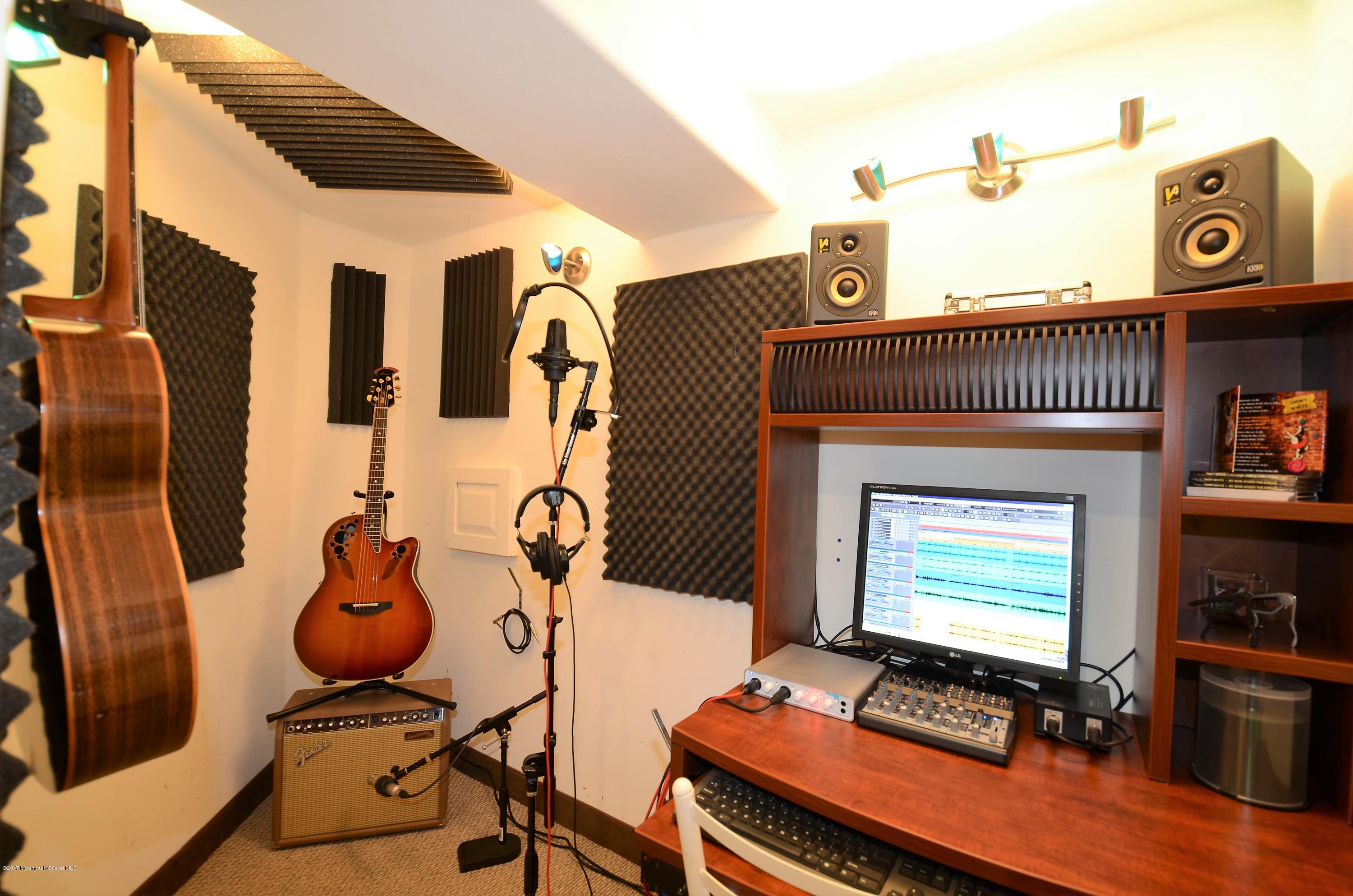 805 Elm Avenue Ridgefield, NJ 07657 - Photo 12 of 23 Recording studio