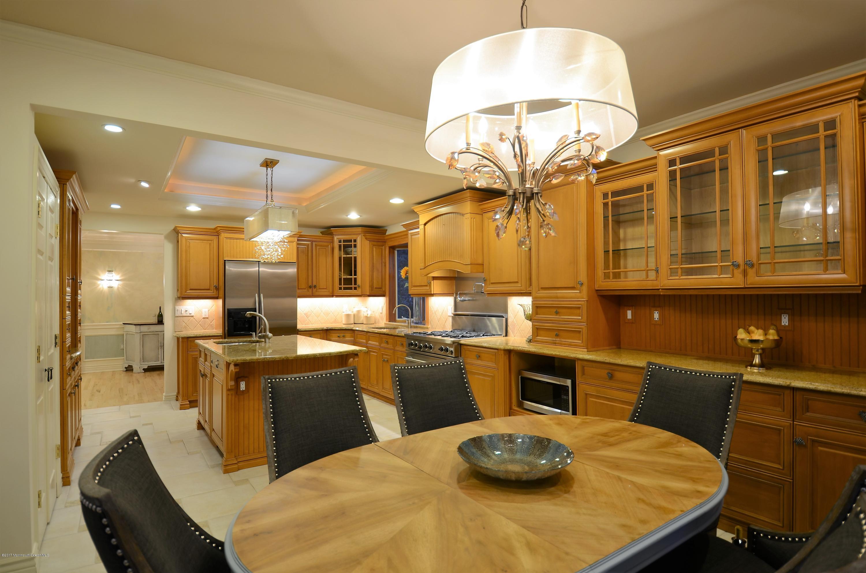805 Elm Avenue Ridgefield, NJ 07657 - Photo 8 of 23 Kitchen