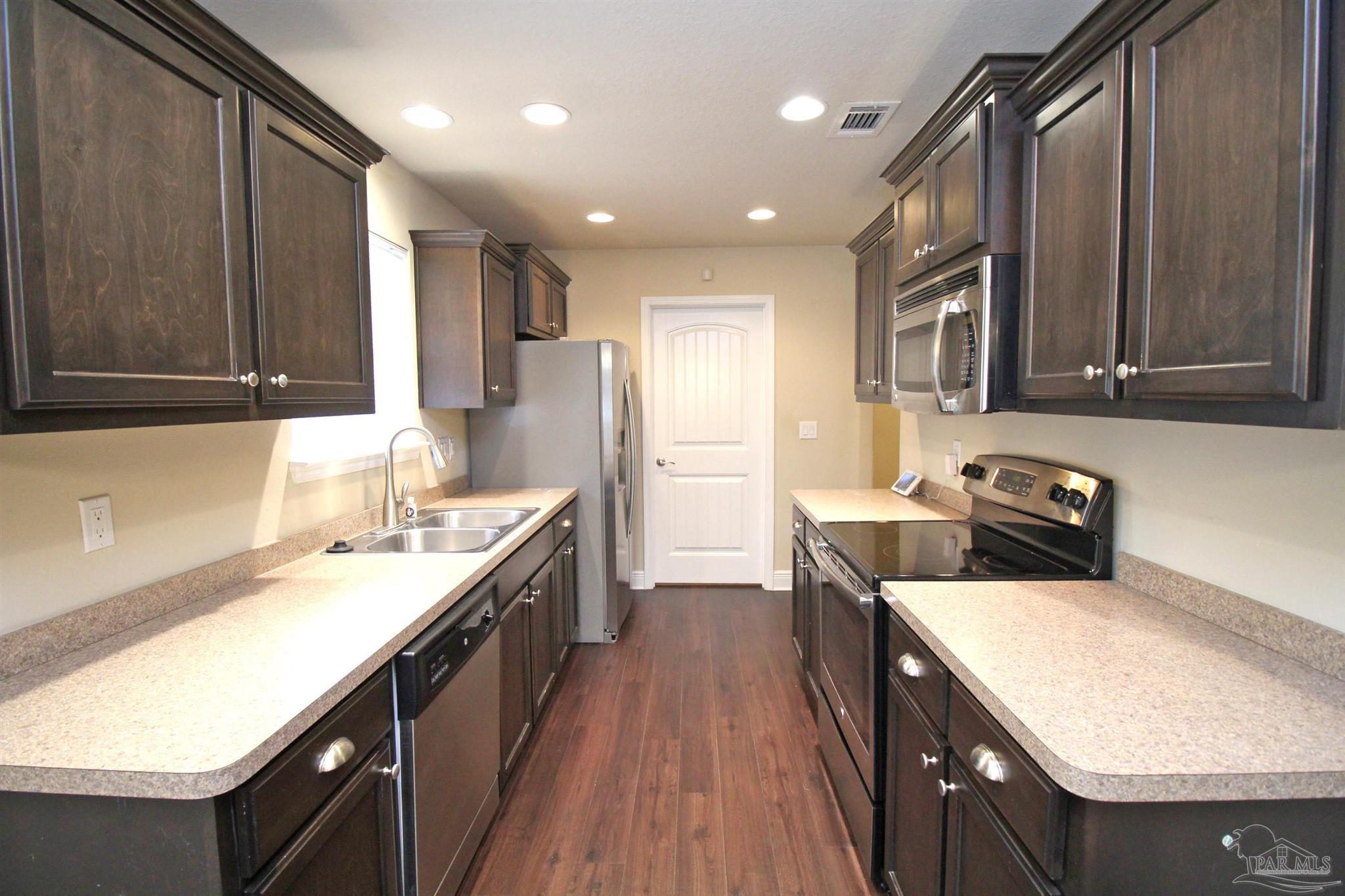 4710 Ashley Pl Boulevard Pace, FL 32571 - Photo 9 of 22