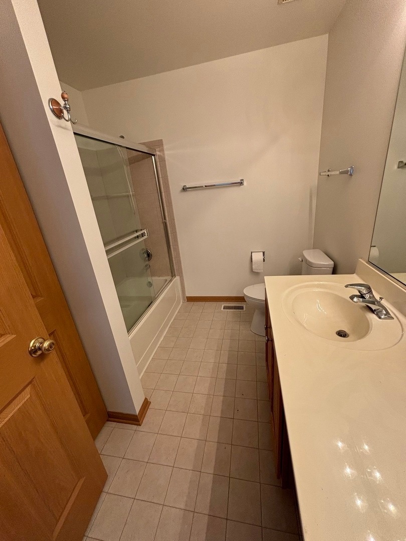 2422 Golf Ridge Circle Naperville, IL 60563 - Photo 10 of 11 Gallery Image 10