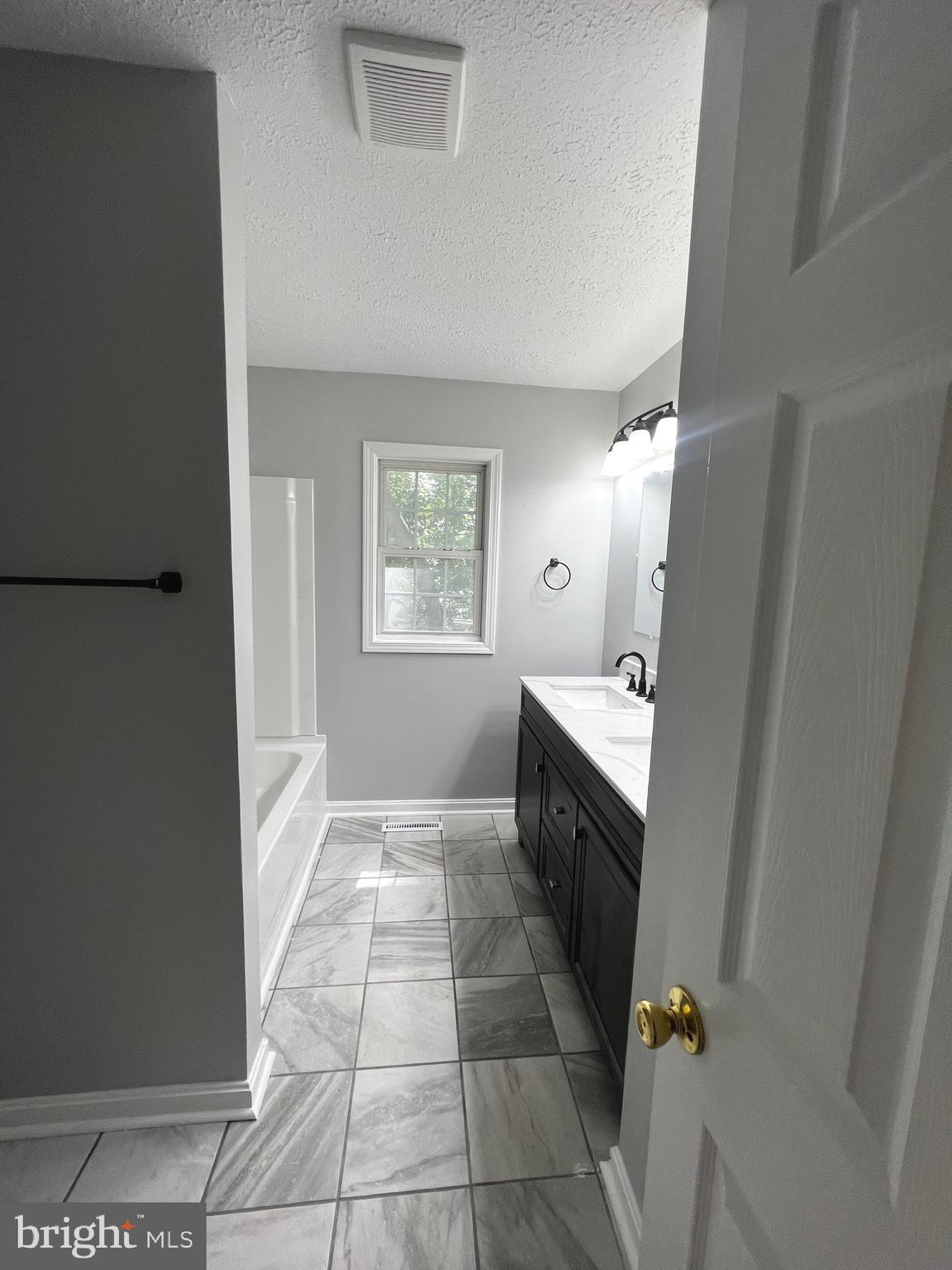 1264 Poor House Road Front Royal, VA 22630 - Photo 20 of 26 hall bath#2