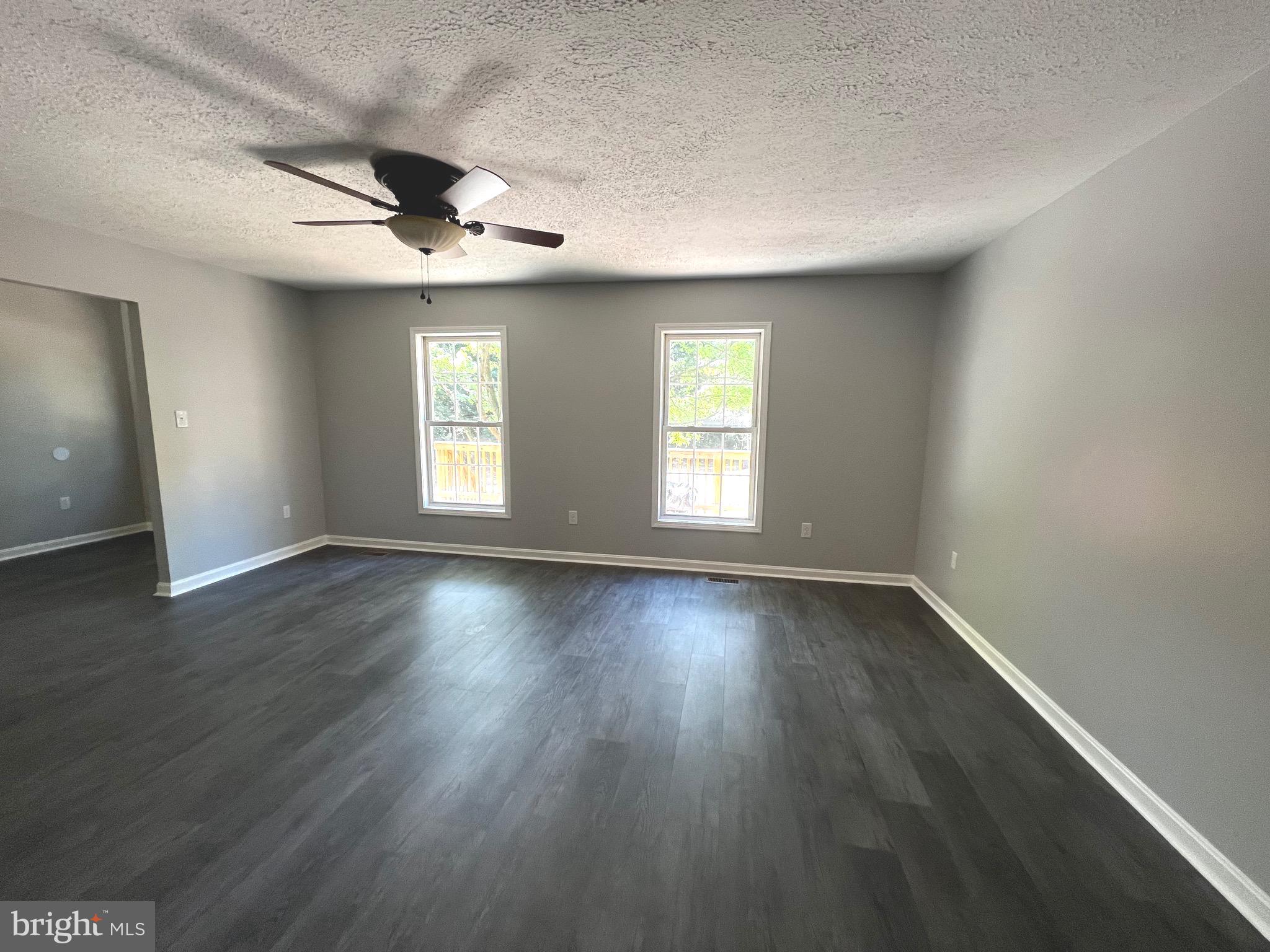 1264 Poor House Road Front Royal, VA 22630 - Photo 7 of 26 Living room
