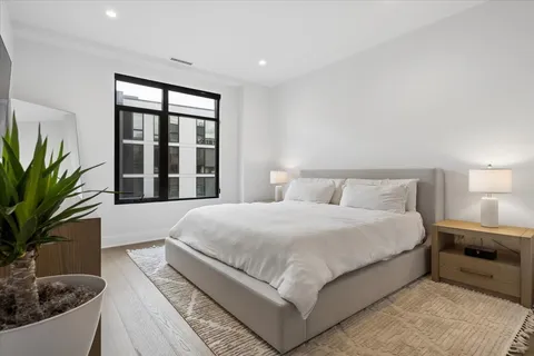 $645,000 | 1701 West Webster Avenue, Unit 601, Chicago, IL 60614