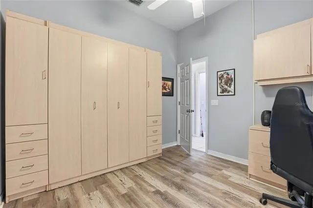 a view of a livingroom with closet