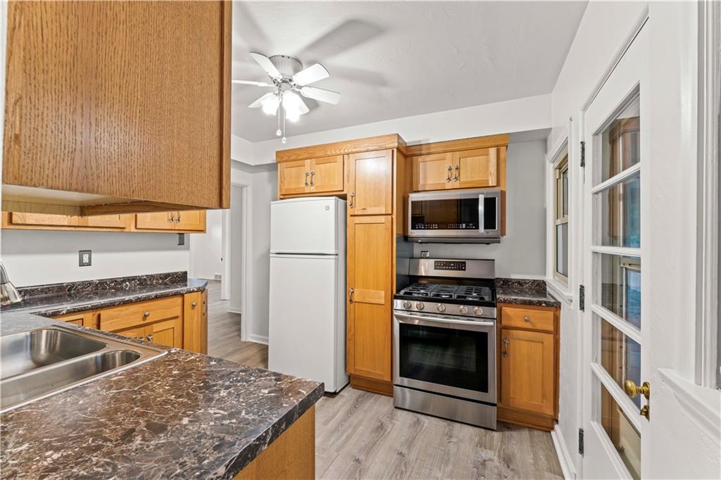 2654 West Hardies Road Gibsonia, PA 15044 - Photo 7 of 33 Gallery Image 7