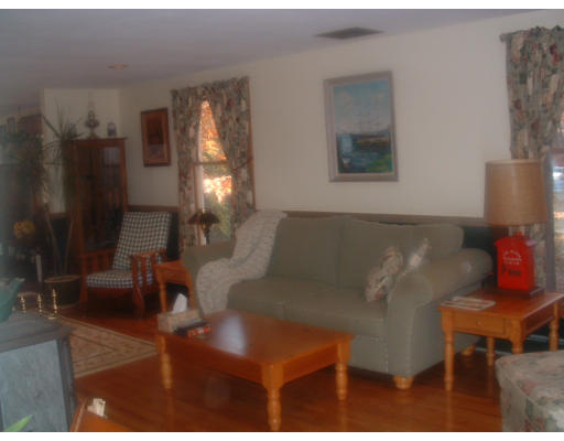 27 Baker Road Salisbury, MA 01952 - Photo 10 of 13