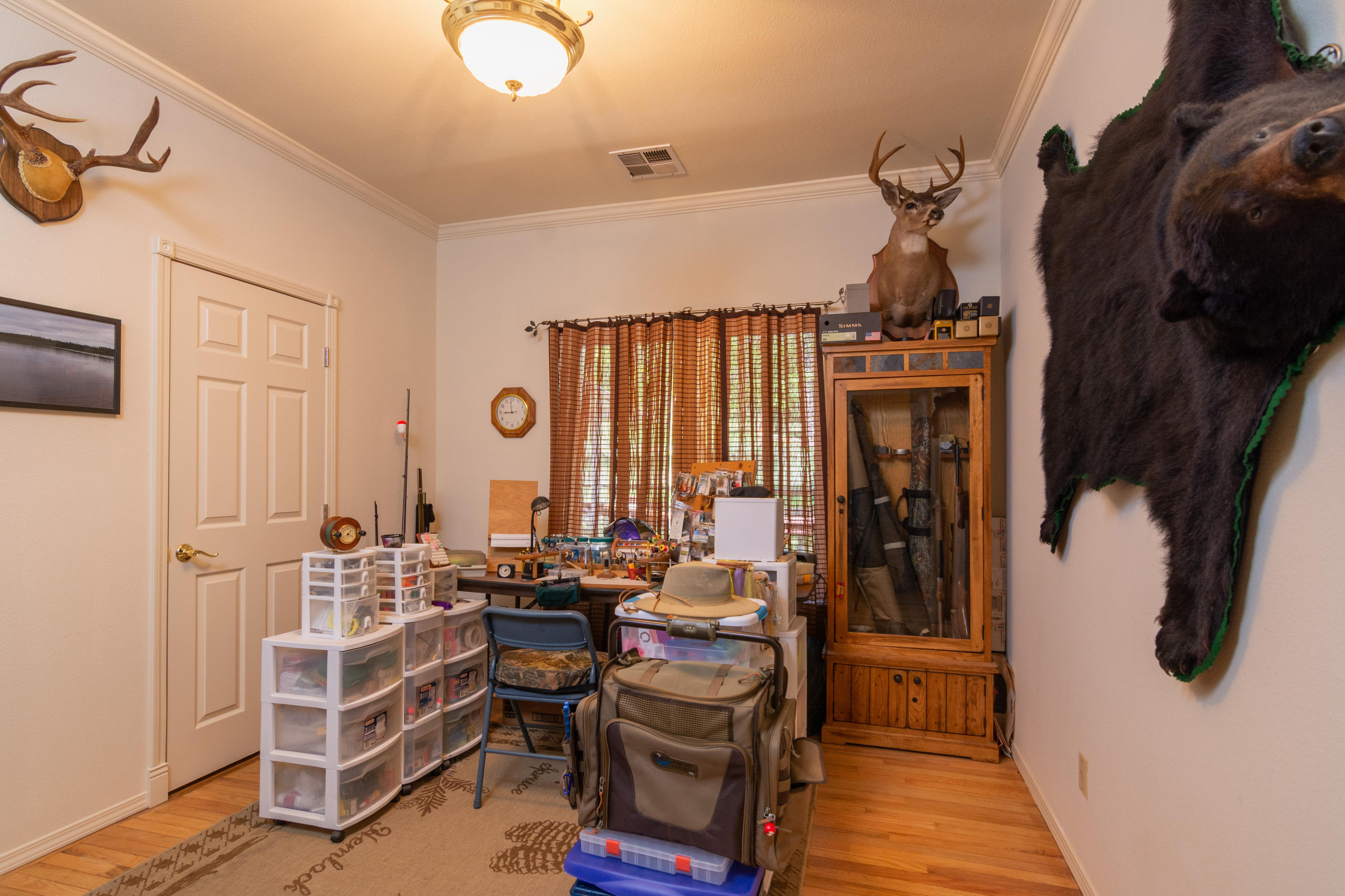 320 Salt Flat Road Lewiston, CA 96052 - Photo 29 of 32 a room with gym equipment and a window