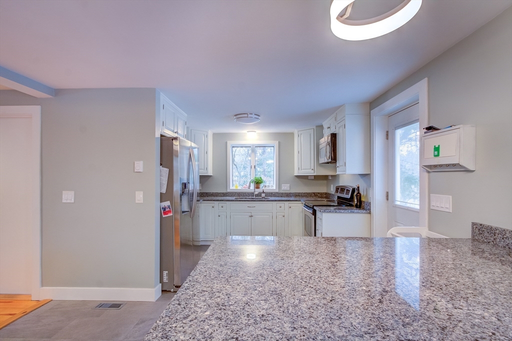 10 Sandy Lane Bourne, MA 02532 - Photo 11 of 40