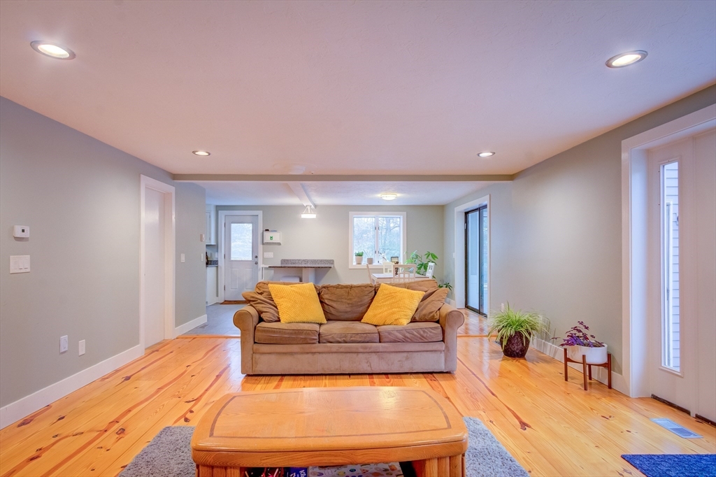 10 Sandy Lane Bourne, MA 02532 - Photo 15 of 40