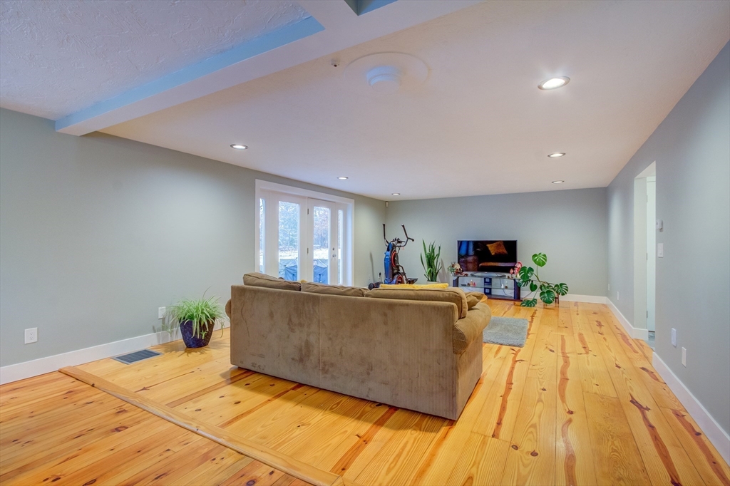 10 Sandy Lane Bourne, MA 02532 - Photo 16 of 40